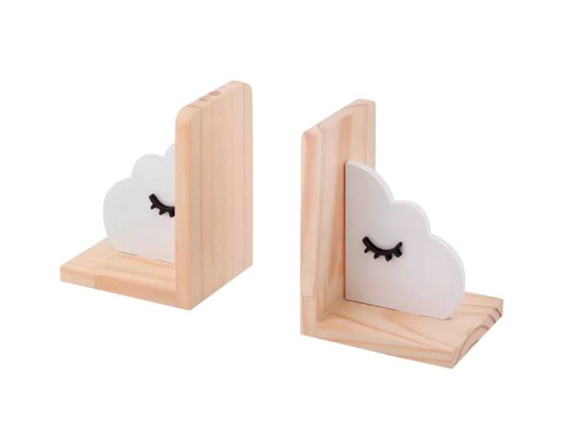 O aparador de livros Hang It Nuvem, com dois, custa R$ 99,90 na <a href="https://www.tokstok.com.br/it-nuvem-aparador-de-livros-c-2-natural-branco-hang/p?idsku=350093">Tok&Stok</a>. O aparador de livros Hang It Nuvem, com dois, custa R$ 99,90 na <a href="https://www.tokstok.com.br/it-nuvem-aparador-de-livros-c-2-natural-branco-hang/p?idsku=350093">Tok&Stok</a>.