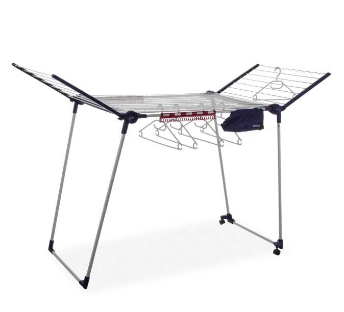 Varal de chão Pegasus Deluxe 200, de ferro colorido, da <span>Leifheit, medidas de 66,5 x 95 cm. <a href="https://www.etna.com.br/p/varal-de-chao-pegasus-comfort-colorido/0402199" target="_blank" rel="noopener">Etna</a>, R$ 299,90 </span> Varal de chão Pegasus Deluxe 200, de ferro colorido, da <span>Leifheit, medidas de 66,5 x 95 cm. <a href="https://www.etna.com.br/p/varal-de-chao-pegasus-comfort-colorido/0402199" target="_blank" rel="noopener">Etna</a>, R$ 299,90 </span>