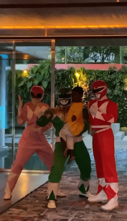 Power Rangers com o pequeno Bless