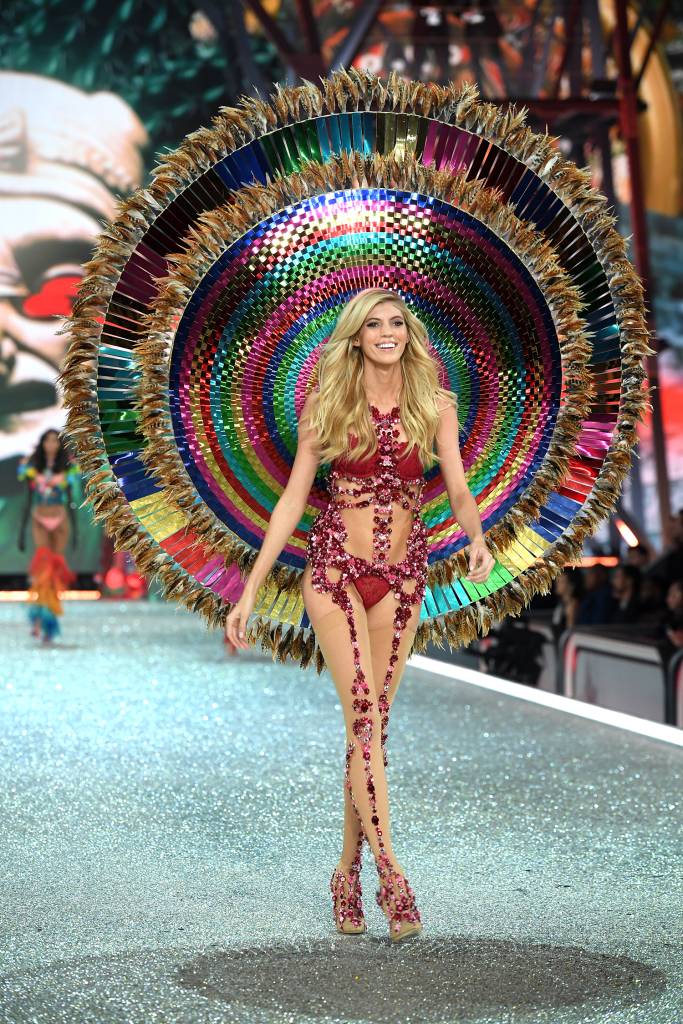 2016 Victoria's Secret Fashion Show em Paris