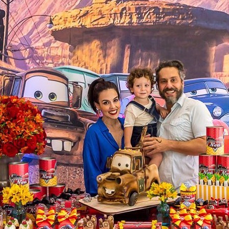 Preto e fofura nos quartos dos filhos de Alexandre Nero e Karen Brusttolin