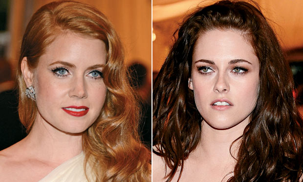 Batalha de penteados: coques, cabelos médios ou cabelos longos?