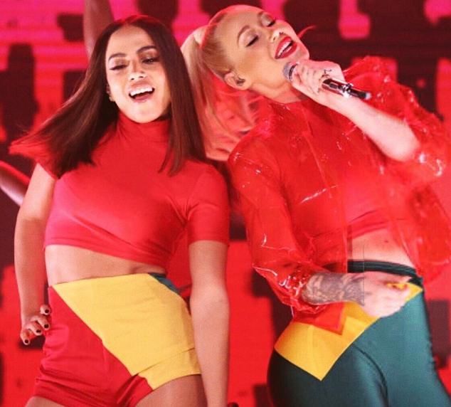 Anitta estreia na TV americana ao lado de Iggy Azalea