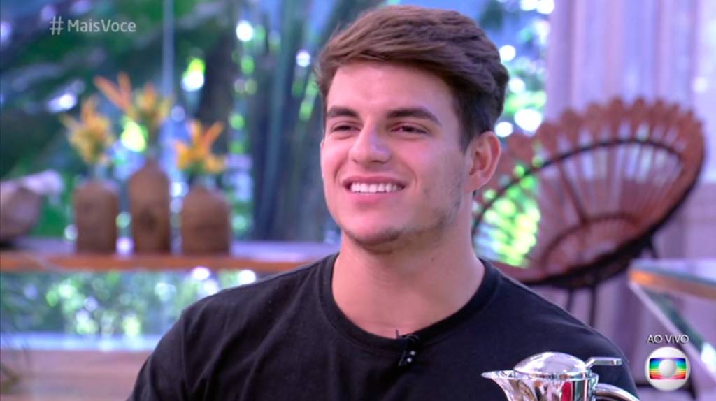 Vídeo exibido no Mais Você deixa Antônio do BBB17 constrangido