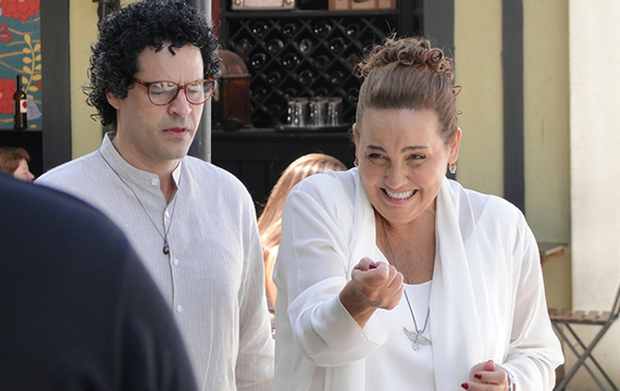 Aquele Beijo: Espírito de Iara incorpora em Joselito