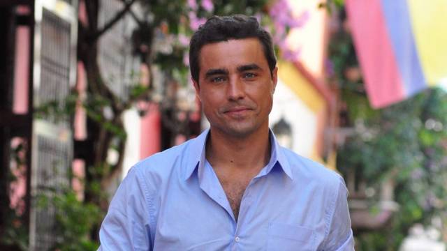 Aquele Beijo: Vicente está prestes a voltar a andar!