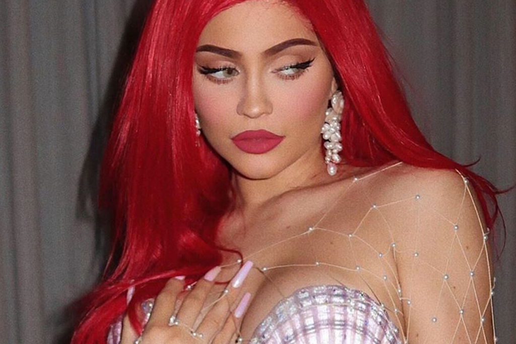 Kylie Jenner se vestiu de “Ariel Sexy” para o Halloween e ficou belíssima