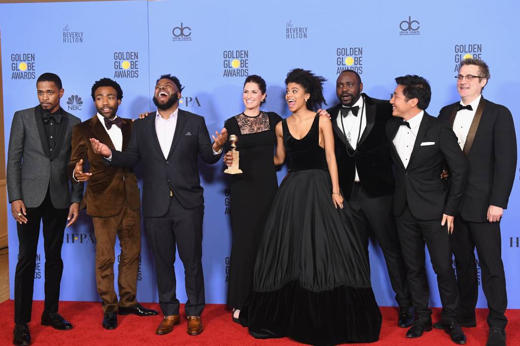 O elenco e equipe da série 'Atlanta', ganhadora do Globo de Ouro de Melhor Série de Comédia ou Musical