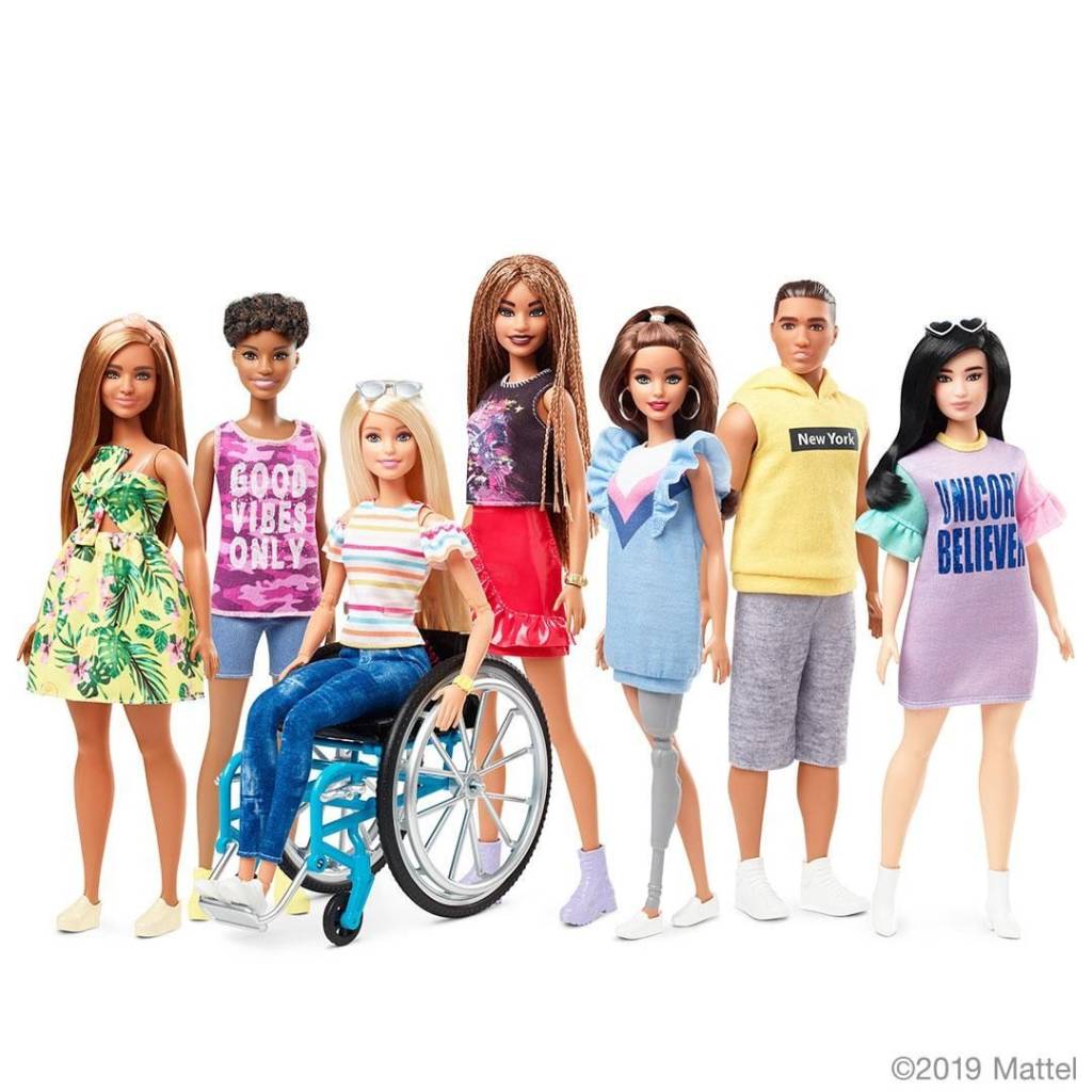 Barbie lança boneca com perna protética e incentiva inclusão social