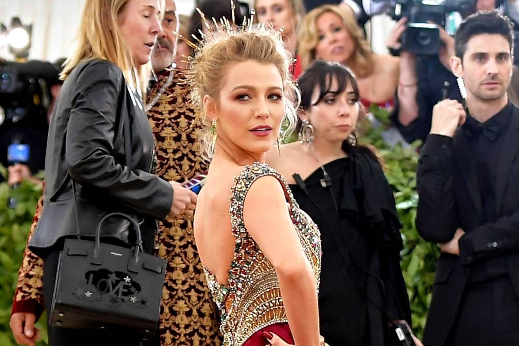 Por causa do vestido, Blake Lively foi de ônibus ao Met Gala 2018