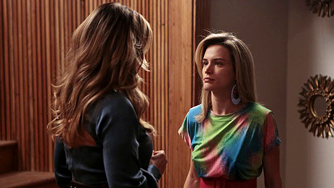 Boogie Oogie: Carlota revela a Vitória que não é sua mãe