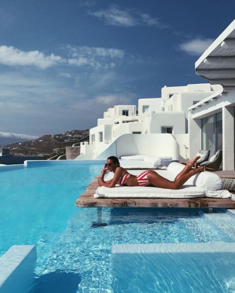 Os biquínis arrasadores de Bruna Marquezine em suas férias