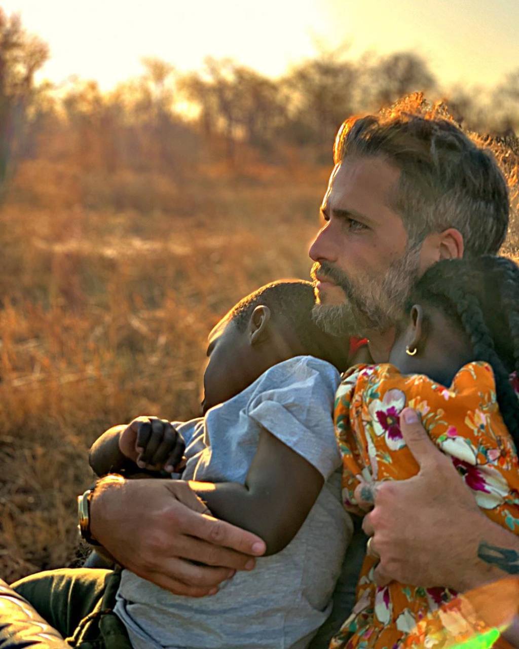 Bruno Gagliasso faz tattoo em homenagem ao filho Bless