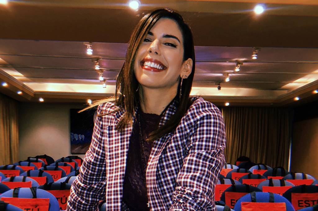 Camila Coutinho usou as duas maiores tendências do momento em um só look