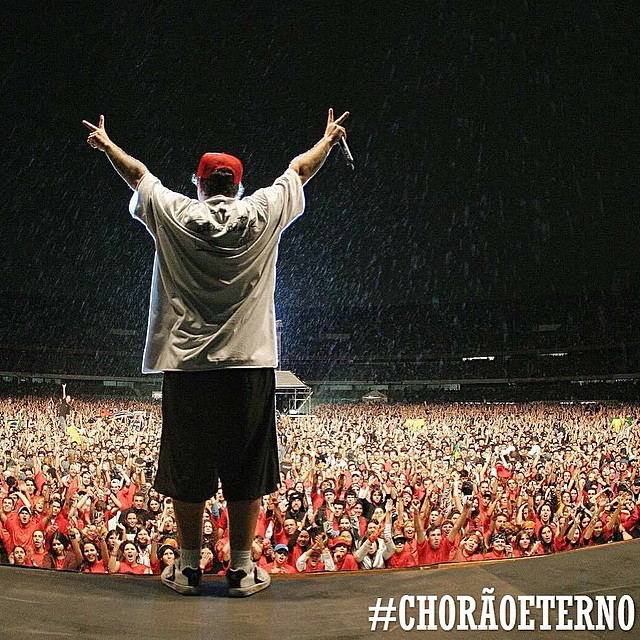 Filho de Chorão anuncia a volta da banda Charlie Brown Jr.