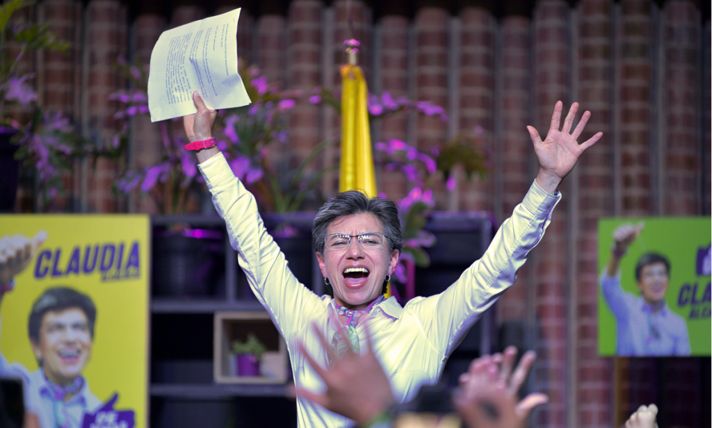 Representatividade! Bogotá elege mulher lésbica como prefeita