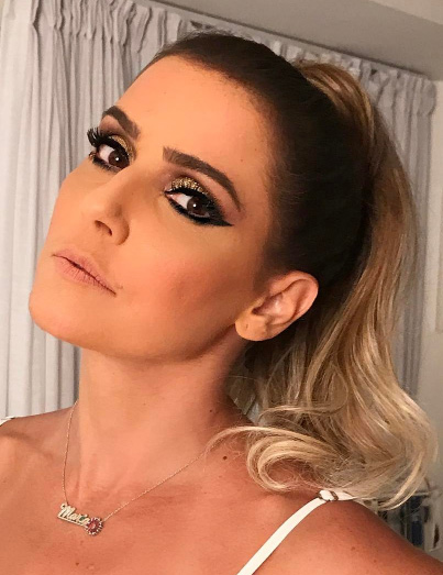 Deborah Secco com beleza de Lucas Vieira