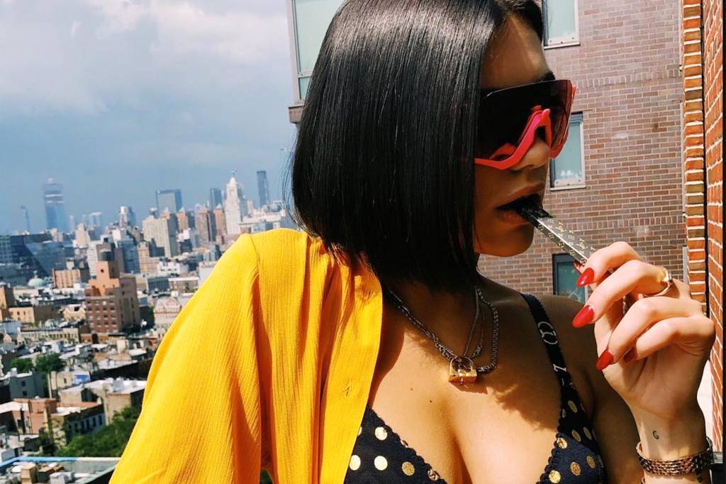 Cabelo chapado é a nova (velha) tendência capilar entre as famosas