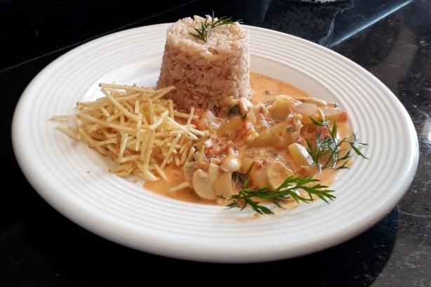 Estrogonofe vegano de melancia