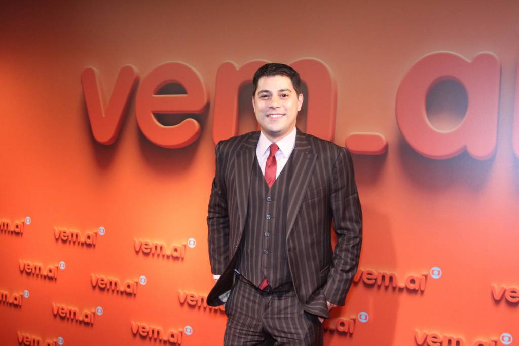 Evaristo Costa substitui Tadeu Schmidt no ‘Fantástico’