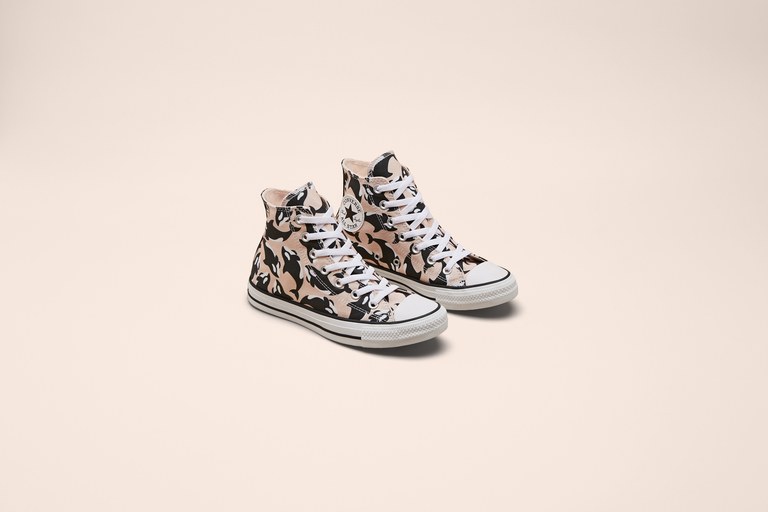 Millie Bobby Brown all star converse Millie Bobby Brown all star converse