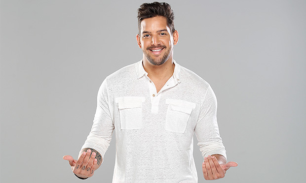 Felipe Pezzoni lança seu primeiro CD como vocalista da banda Eva