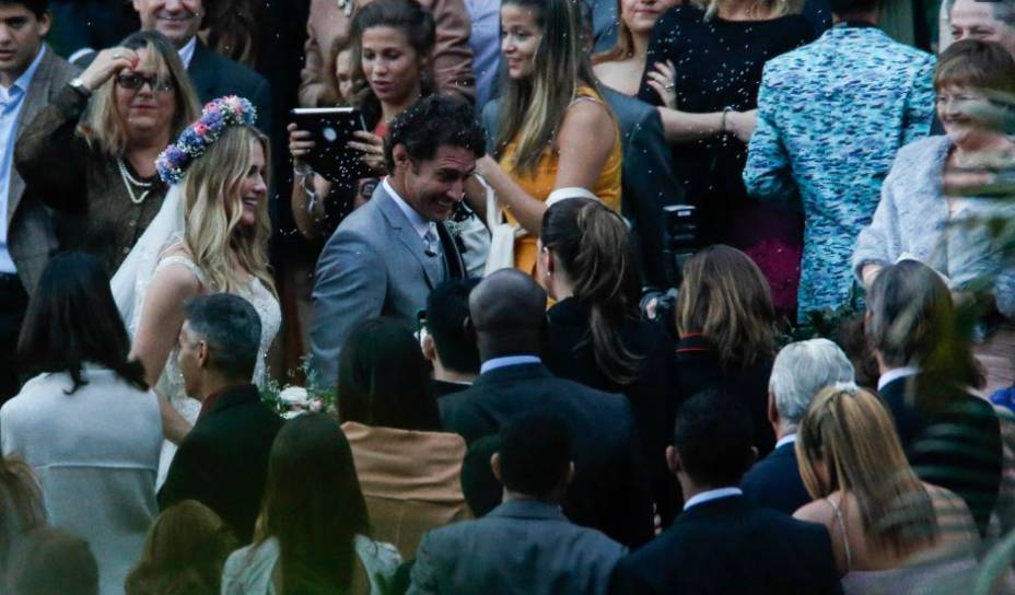 O casamento bucólico de Fiorella e Flávio aconteceu no sítio dos pais da atriz, em 2013. O casamento bucólico de Fiorella e Flávio aconteceu no sítio dos pais da atriz, em 2013.