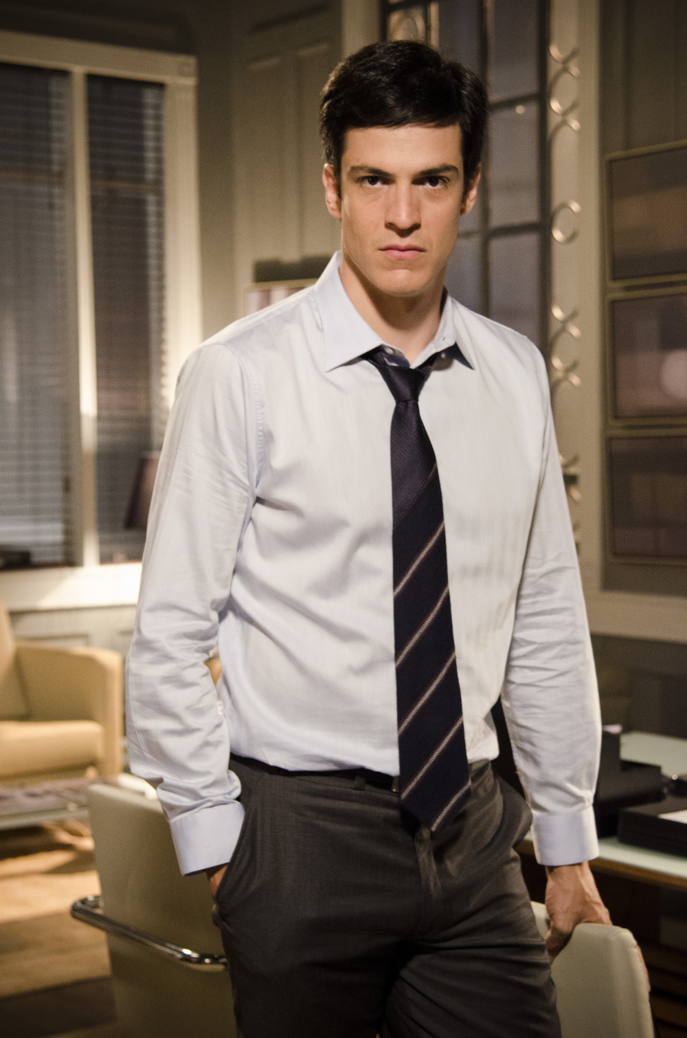 Amor à Vida: Félix tenta matar Paulinha