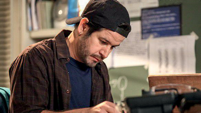 Geração Brasil: Jonas sai da cadeia e vira técnico de celular