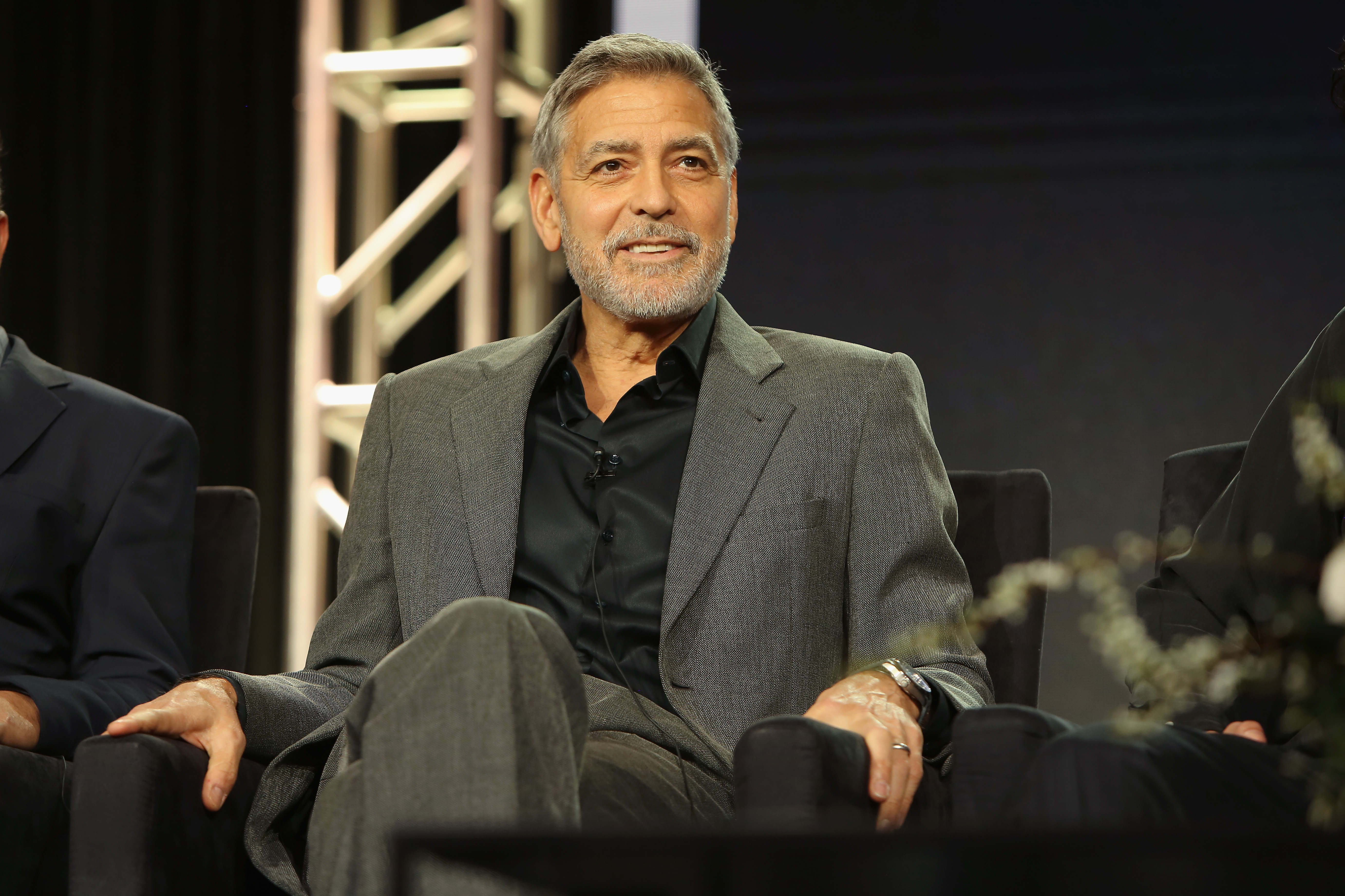 George Clooney dispara: “Meghan Markle é perseguida como era a Lady Di”