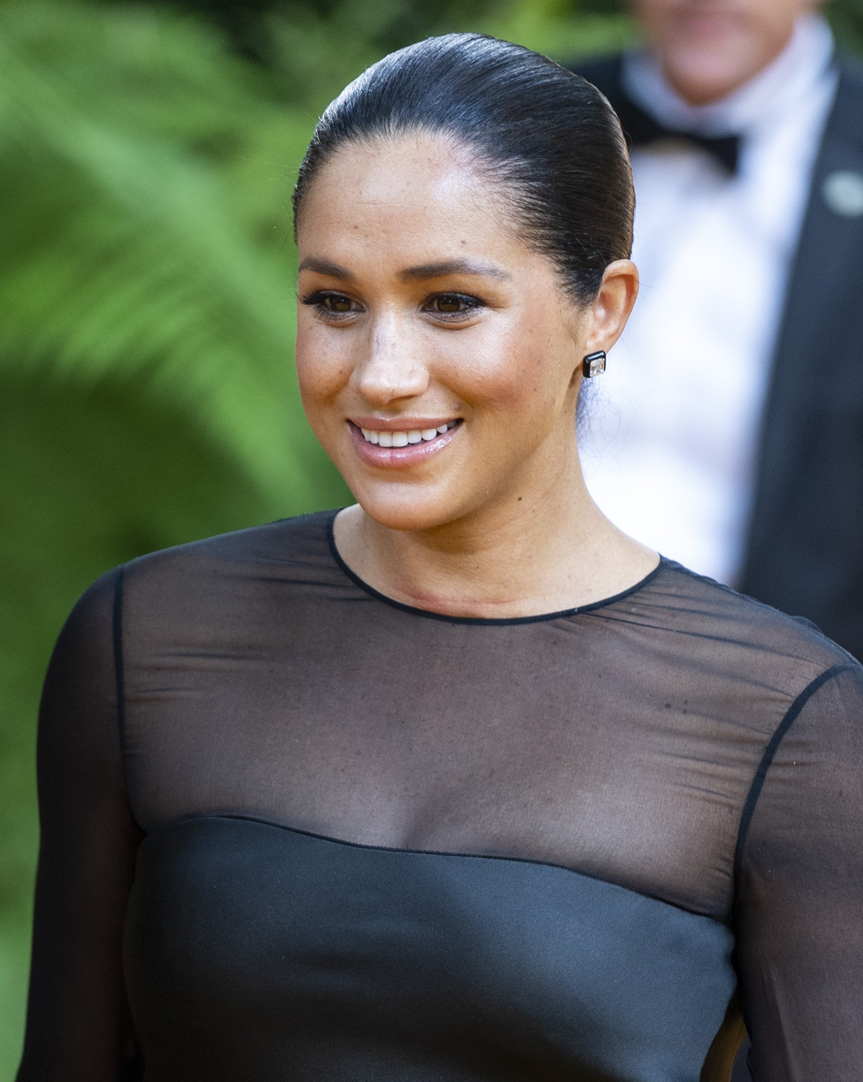 Meghan Markle aparece deslumbrante em pré-estreia de ‘O Rei Leão’