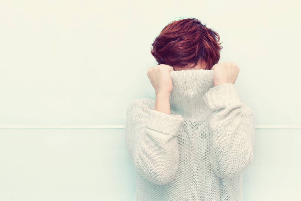 Não é só timidez! Saiba como identificar a fobia social