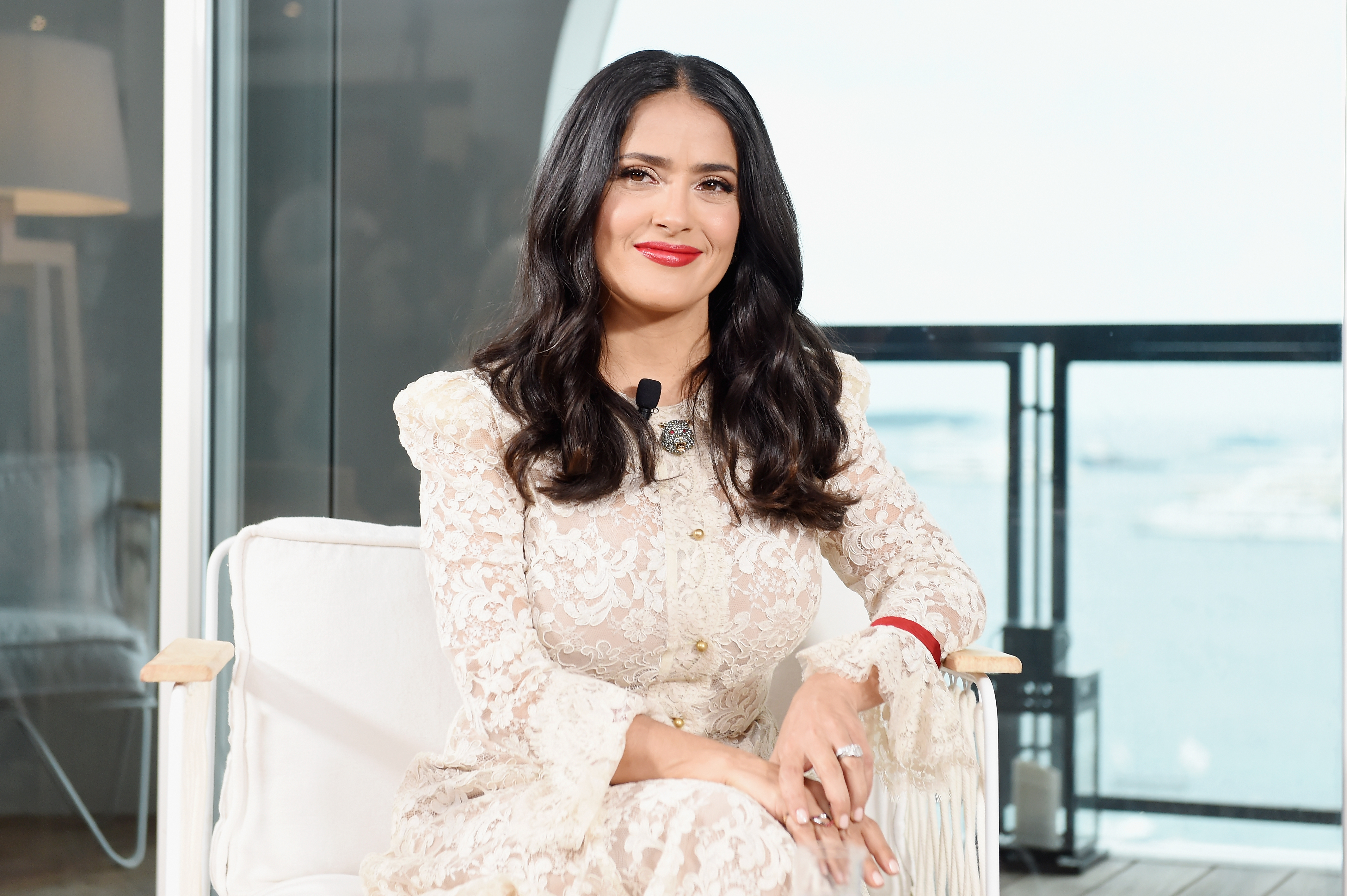 A filha de 11 anos de Salma Hayek cortou os cabelos da mãe