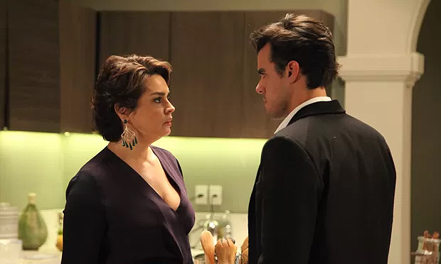 Império:  Beatriz insinua ao filho que ele pode ser bissexual