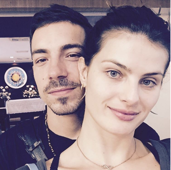 Isabeli Fontana e Di Ferrero vão se casar sem convidados em uma ilha paradisíaca