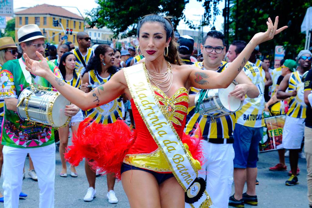 Jaque Khuri no bloco de carnaval Segunda Sem Lei