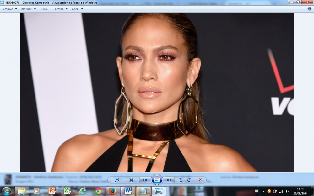 Motorista bêbado bate no carro de Jennifer Lopez