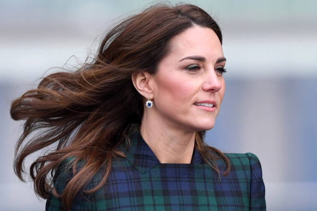 Queria que estivesse frio para usar esse casaco fabuloso da Kate Middleton