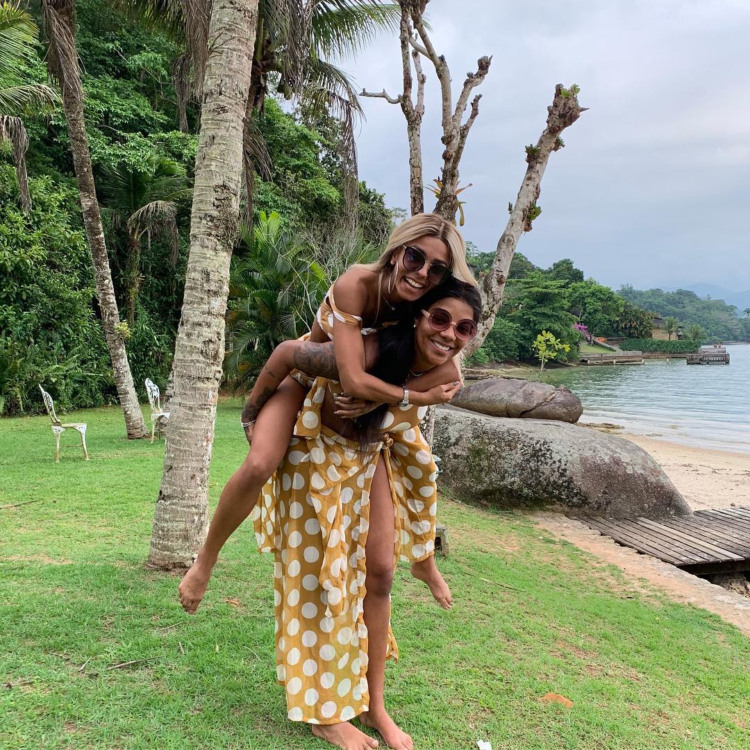Ludmilla conta por que ela e Brunna Gonçalves resolveram assumir o namoro