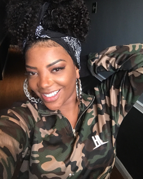 Ludmilla chega à fase final da transição capilar: “Tô de cacho”