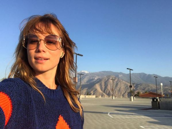 Mariana Ximenes aposta no estilo boho em viagem aos EUA