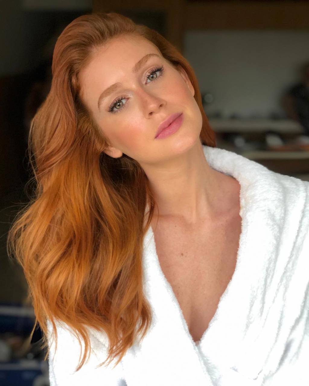 OMG! OMG! OMG! Marina Ruy Barbosa está com o cabelo loiro platinado!
