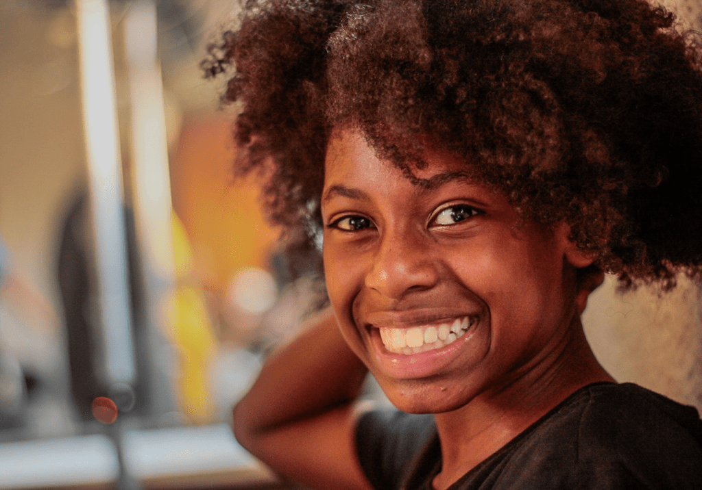 Amor à beleza negra: MC Soffia lança seu primeiro clipe, “Menina Pretinha”