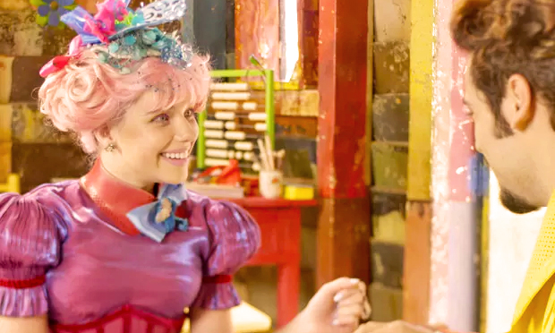 Meu Pedacinho de Chão: Juliana cai nos braços de Renato