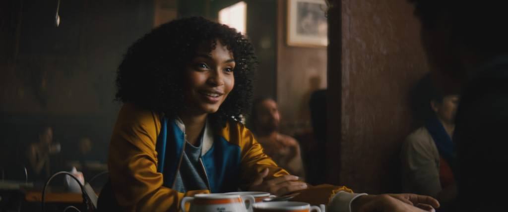 Atriz Yara Shahidi no filme “O Sol também é uma Estrela” Atriz Yara Shahidi no filme “O Sol também é uma Estrela”
