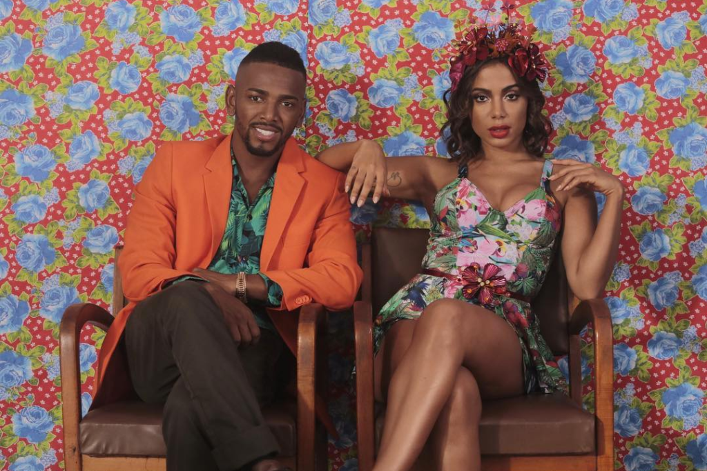 Anitta está pronta para partir corações com hit de Carnaval