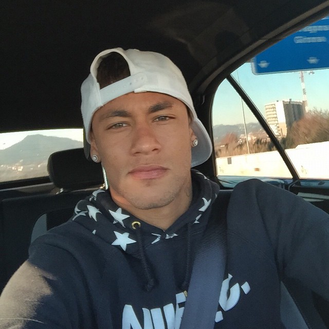 Neymar aparece sem a barba loira
