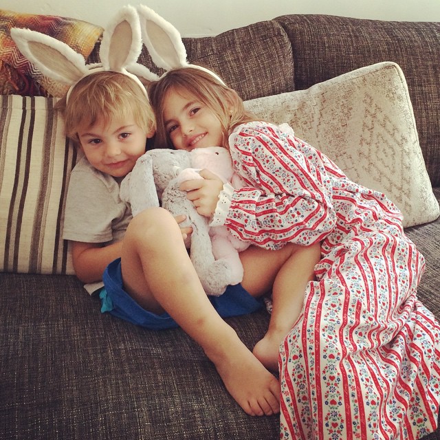 Noah e Anja Louise, filhos de Alessandra Ambrósio