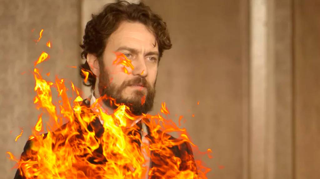 Novo Mundo: Anna desconfia que Thomas pode ter morrido queimado