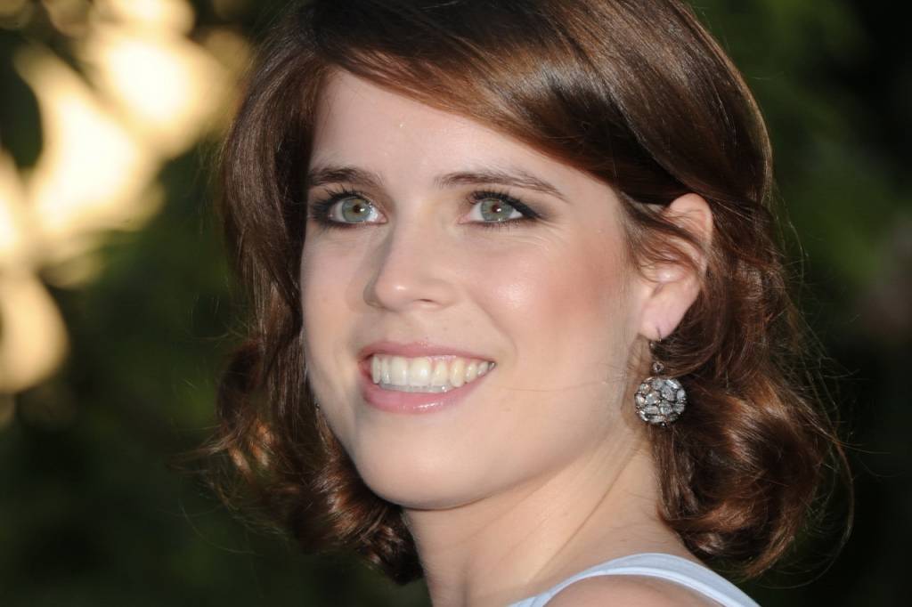 Princesa Eugenie compartilha fotos inéditas de seu primogênito
